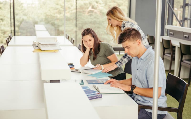 Centro de convalidaciones: Atención personalizada. Centro de convalidaciones: Atención personalizada.